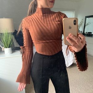 Mock neck sweater in Mocha